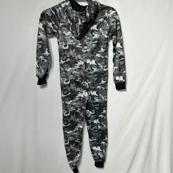 O’Neill boys one piece pajama onsie. Size XS. (6/7). Excellent condition. - Picture 8 of 11